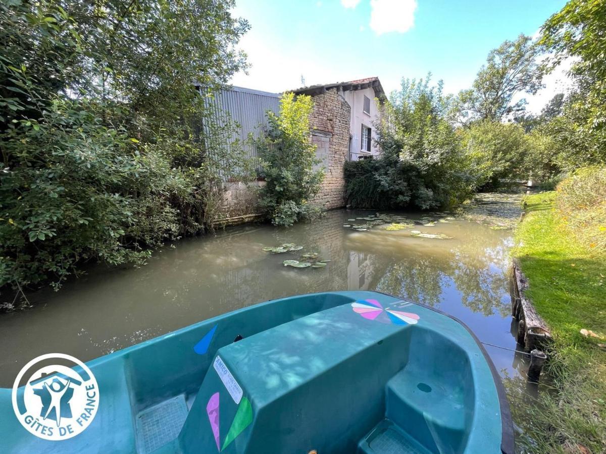 הוילה Gite Charmant Au Bord De L'Eau Avec Canoes, Terrasse Et Jardin A Damvix, Au Coeur Du Marais Poitevin. - Fr-1-426-354 מראה חיצוני תמונה